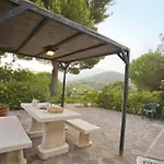 Апартаменты Villino Le Sughere