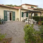 Villino Le Sughere Apartmán *